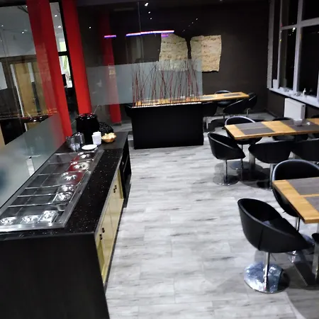 Tif & Restaurant Hotel 3*