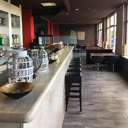 Tif & Restaurant